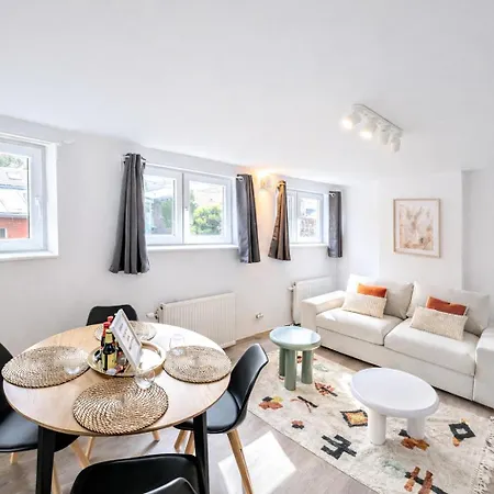 Apartament Lairesse *
